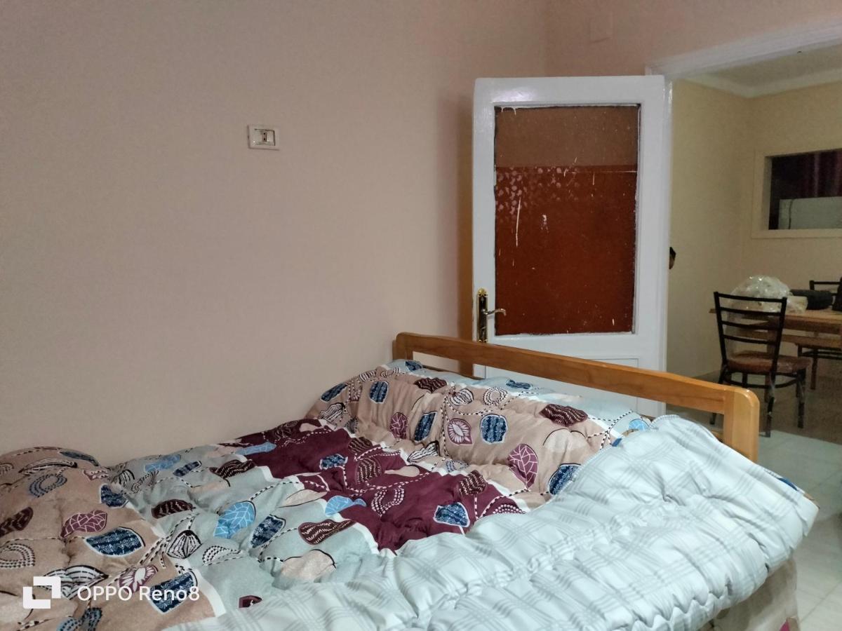 Family Apartment - Next To Abdeen Palace And Museum Cairo Exterior foto